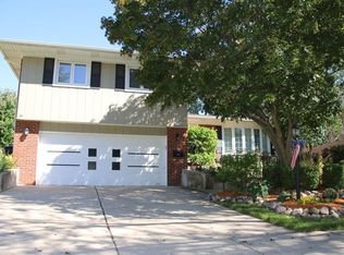 15121 Chestnut Ln, Oak Forest, IL 60452
