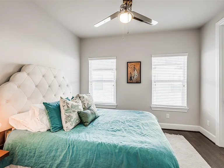 6056 Kansas St — Photo 34