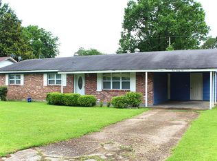 422 E Gaywood St, Columbus, MS 39702