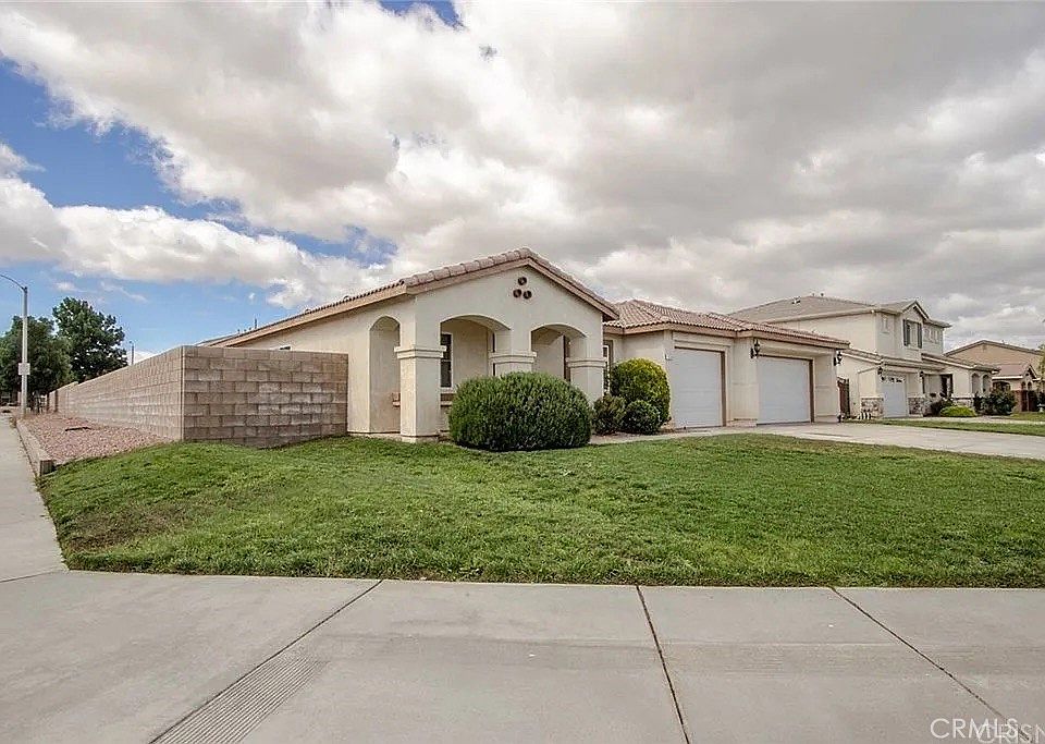 1st image of 1554 Granville Way