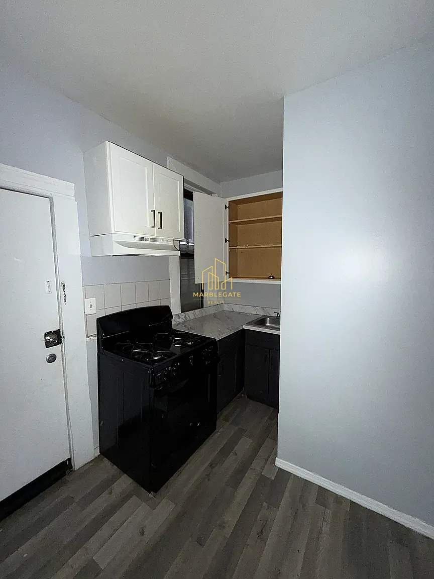 2 bed, 850 sqft, $1,895 — Photo 1