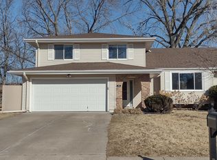 1015 Michelle Pkwy, Papillion, NE 68046