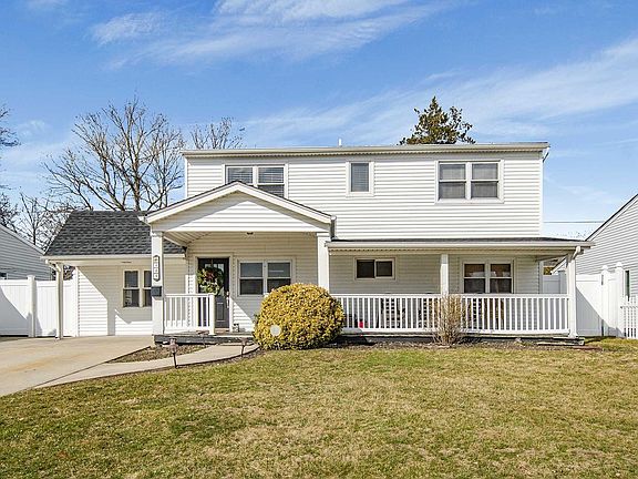 2nd image of 125 Abbey Ln
