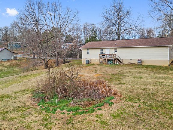 4th image of 2410 Amanda Ln