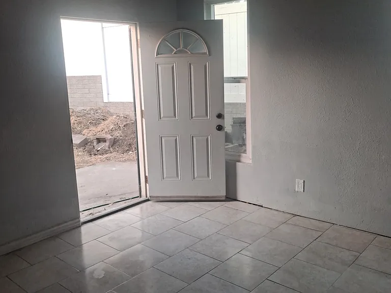 5290 Olvera Ave — Photo 14