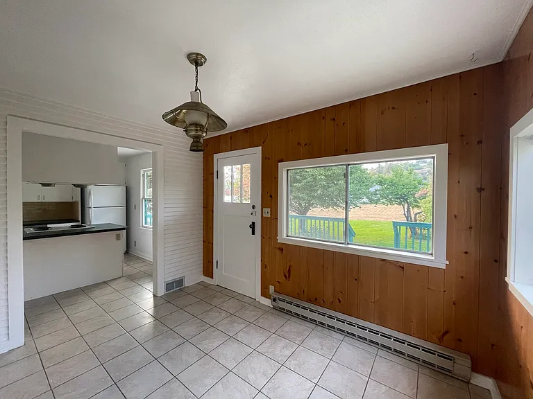 245 N Harris Ave — Photo 9