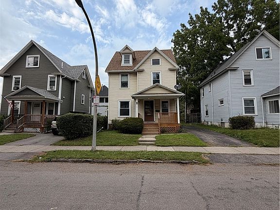 2nd image of 180 Barton St