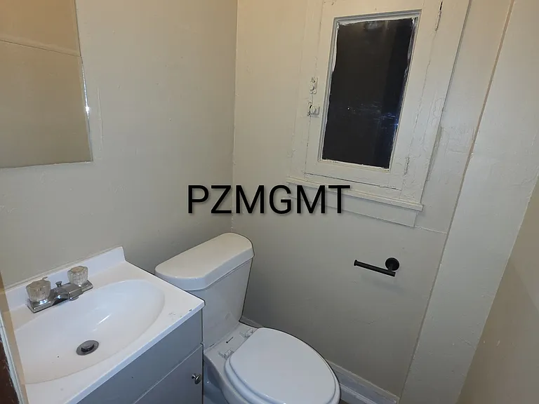 290 Harbor St #A — Photo 2