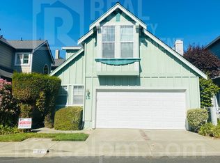 12 Cliff Walk Dr, Vallejo, CA 94591