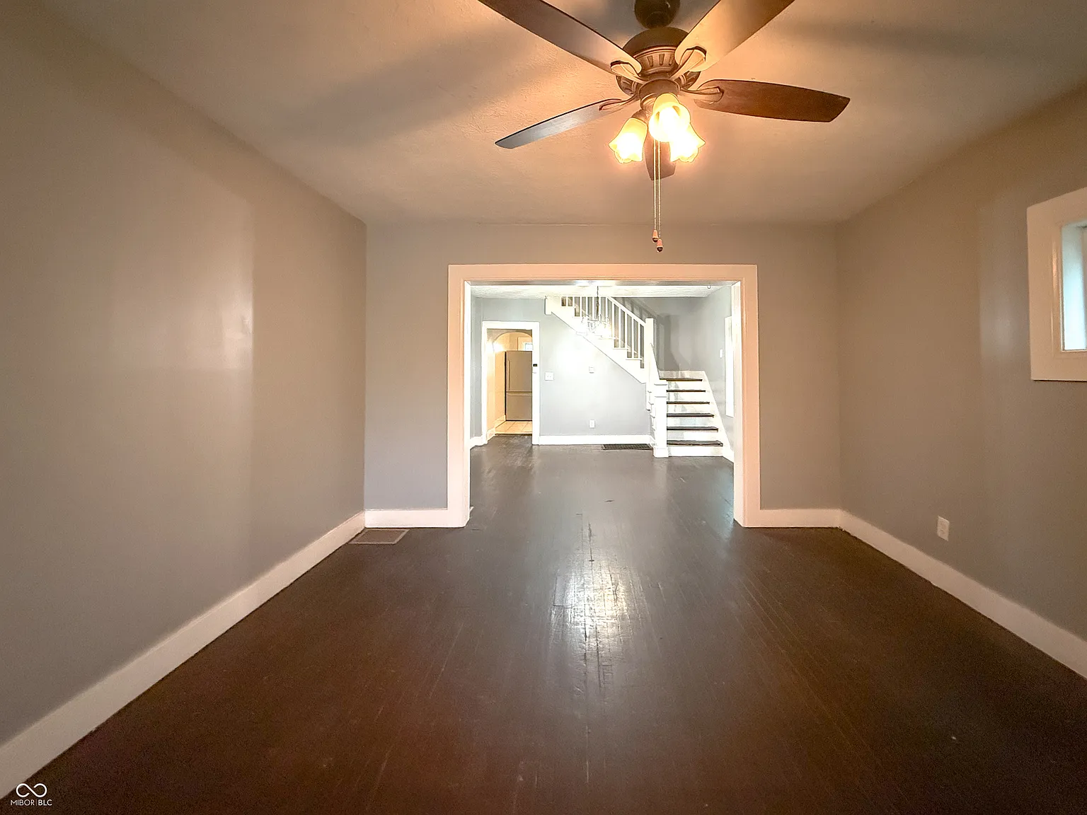 3 bed, 1.0 bath, 1204 sqft, $1,350 — Photo 2