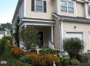 601 S Pine Creek Rd, Fairfield, CT 06824