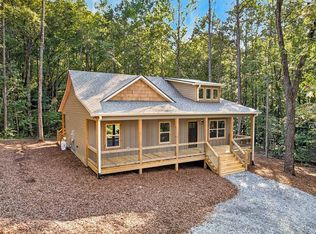 116 Reindeer Ln, Talking Rock, GA 30175