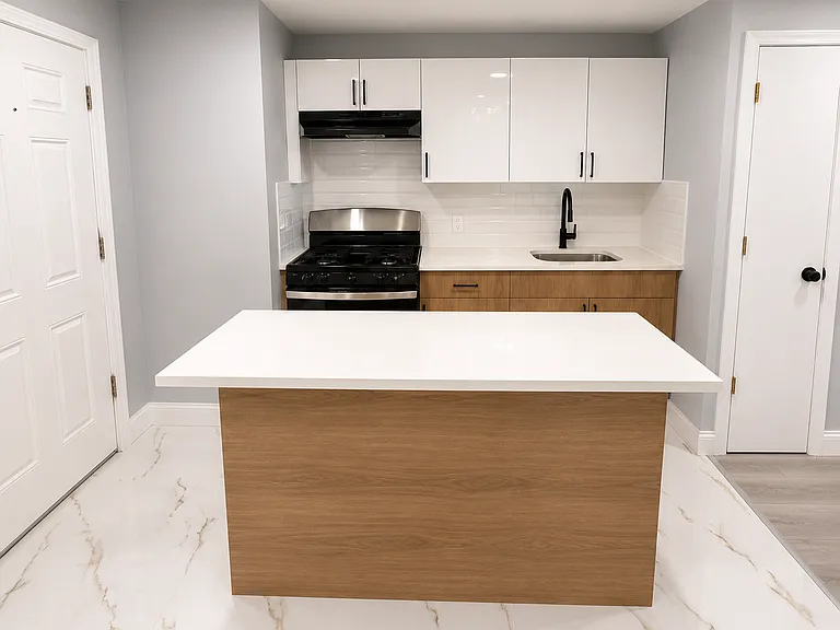 96 Eaton Pl #2L — Photo 2
