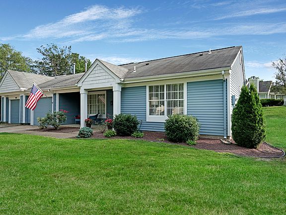 3rd image of 1054 Buckingham Drive #B