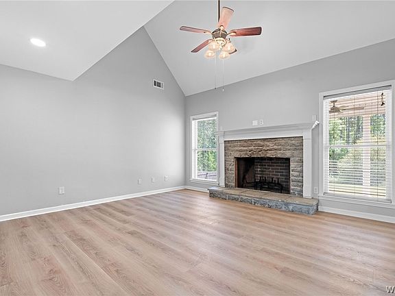 3rd image of 13323 Clements Rd