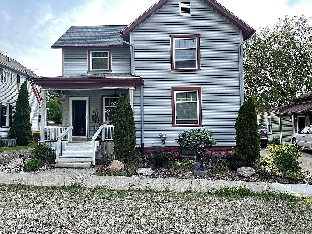 107 N Ottawa St photo 1
