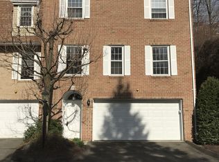 100 Kingswood Dr, Bethel, CT 06801