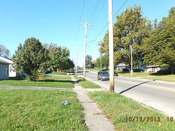 3rd image of 4780 Burkhardt Ave
