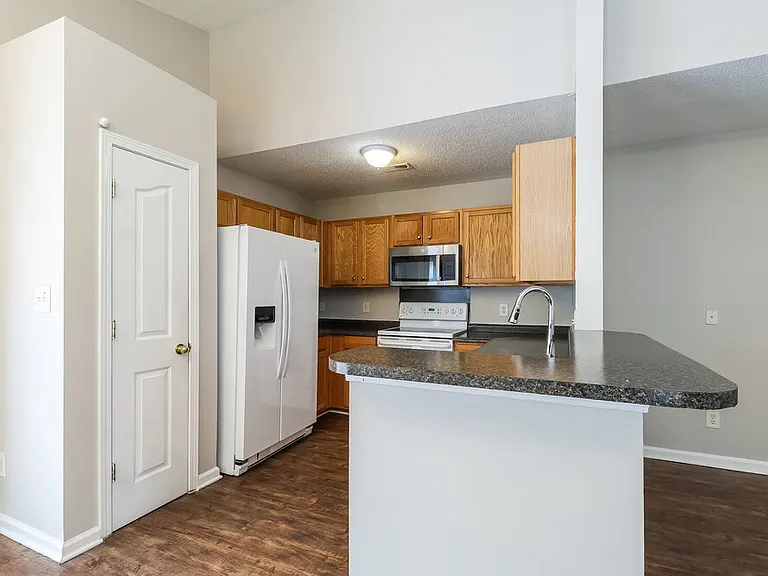 15123 Dehavilland Dr — Photo 8