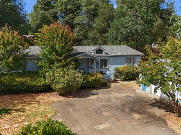 17930 Tiptoe Ln, Redding, CA 96003