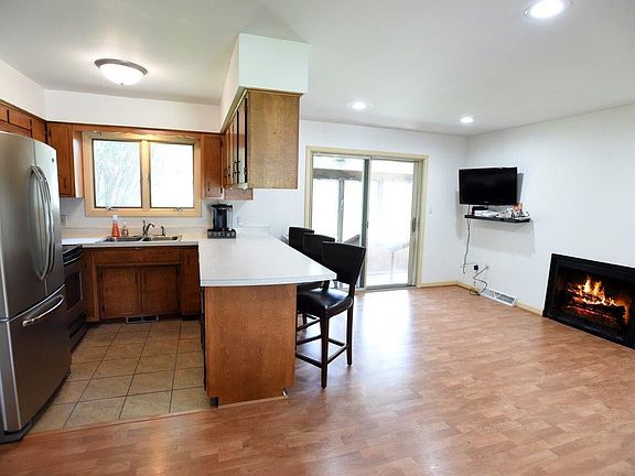 4th image of 134 Philip Ln