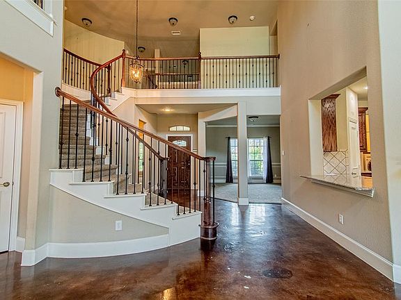 4th image of 4111 Creek Bend Ct