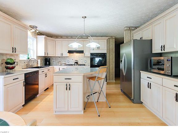 4th image of 4556 Litchfield Dr