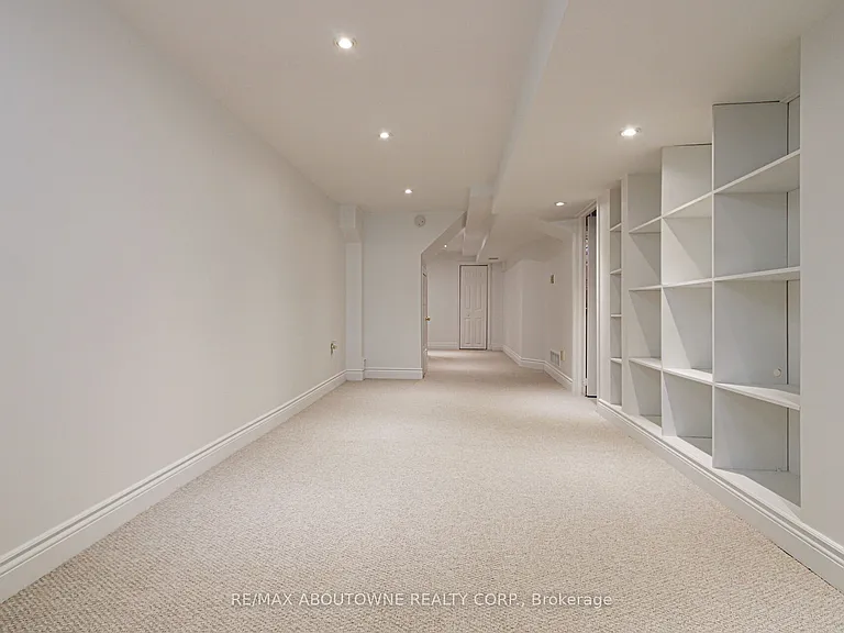 1114 Lindsay Dr — Photo 29