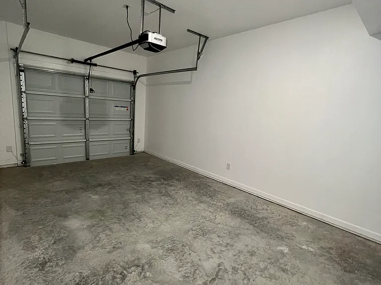 1014 E Fannin St — Photo 14