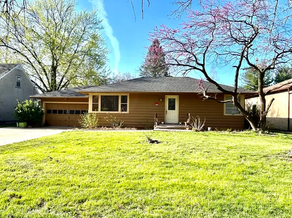 310 Shooting Park Rd, Peru, IL 61354