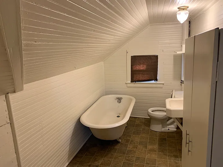 2615 E Bessemer Ave #B — Photo 3