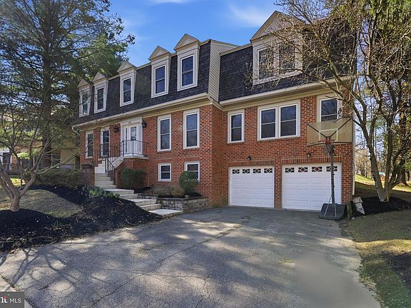 2nd image of 712 Brandon Green Dr