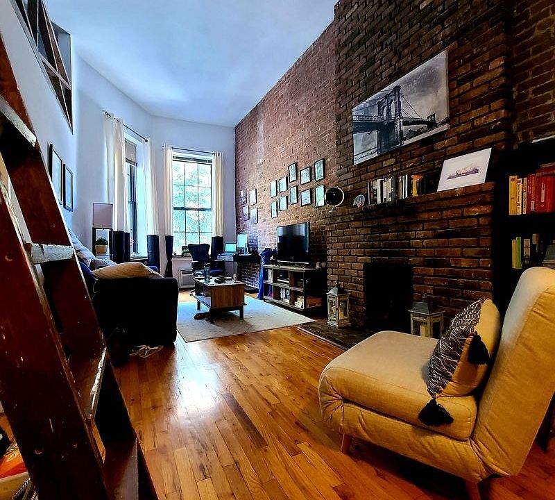 1st image of 102 W 74th St APT 1A