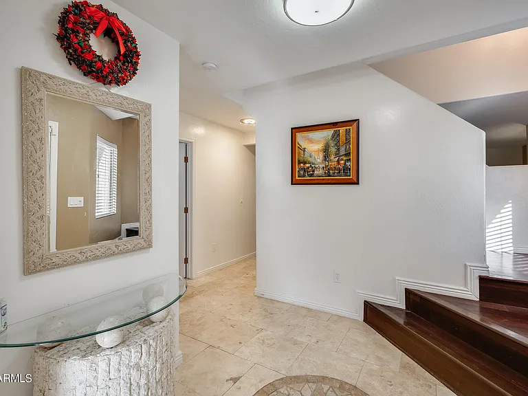 2022 E Wahalla Ln — Photo 4
