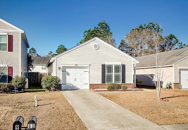 11 Summer Lake Way — Photo 2