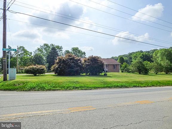 3rd image of 2714 Reservoir Rd