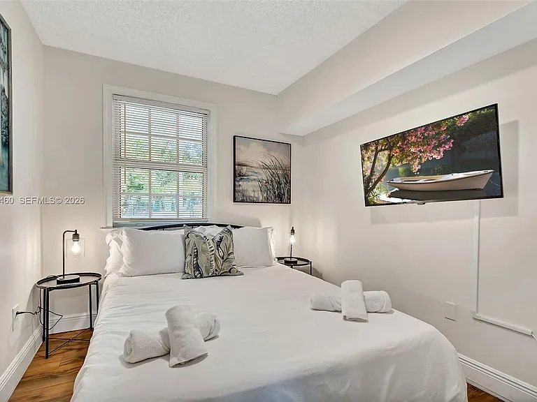1826 NW South River Dr — Photo 30