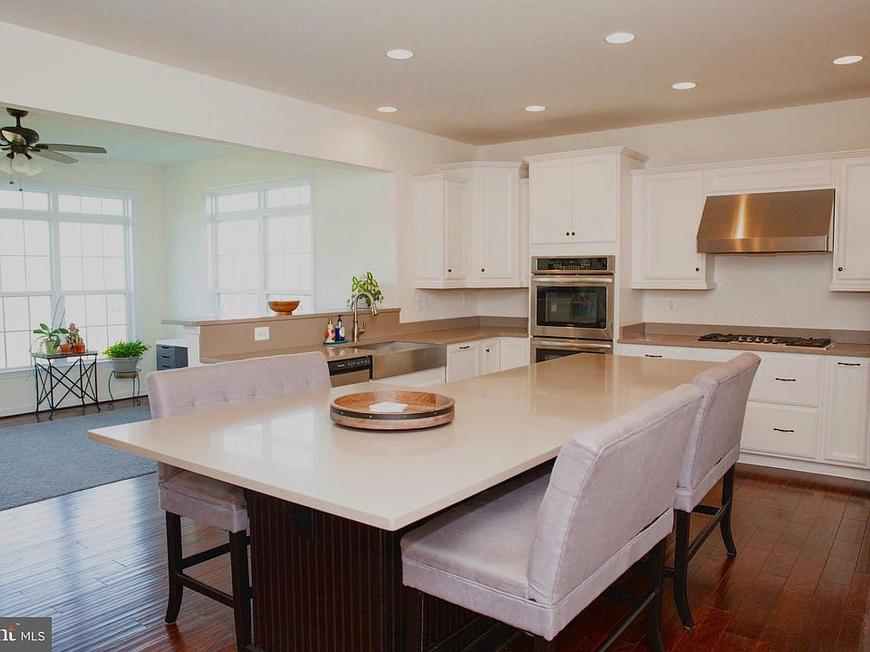 1st image of 8511 Sawtooth Ln