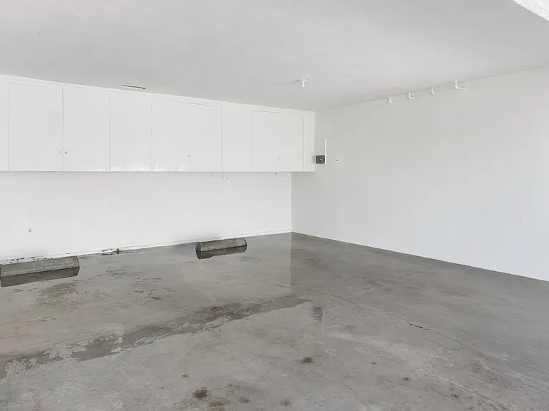 860 Olive Ave — Photo 14