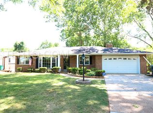 11834 Jenner Ln, Saint Louis, MO 63138