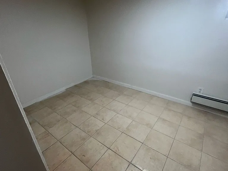 24 Eckert Ave #BASEMENT — Photo 3