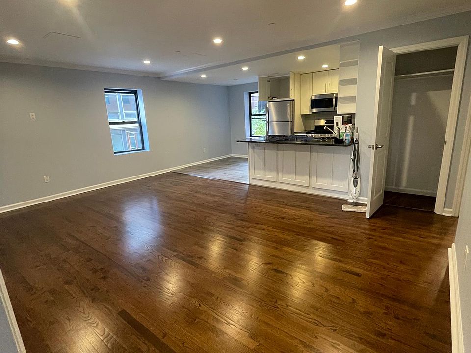 1st image of 71 Main St #3