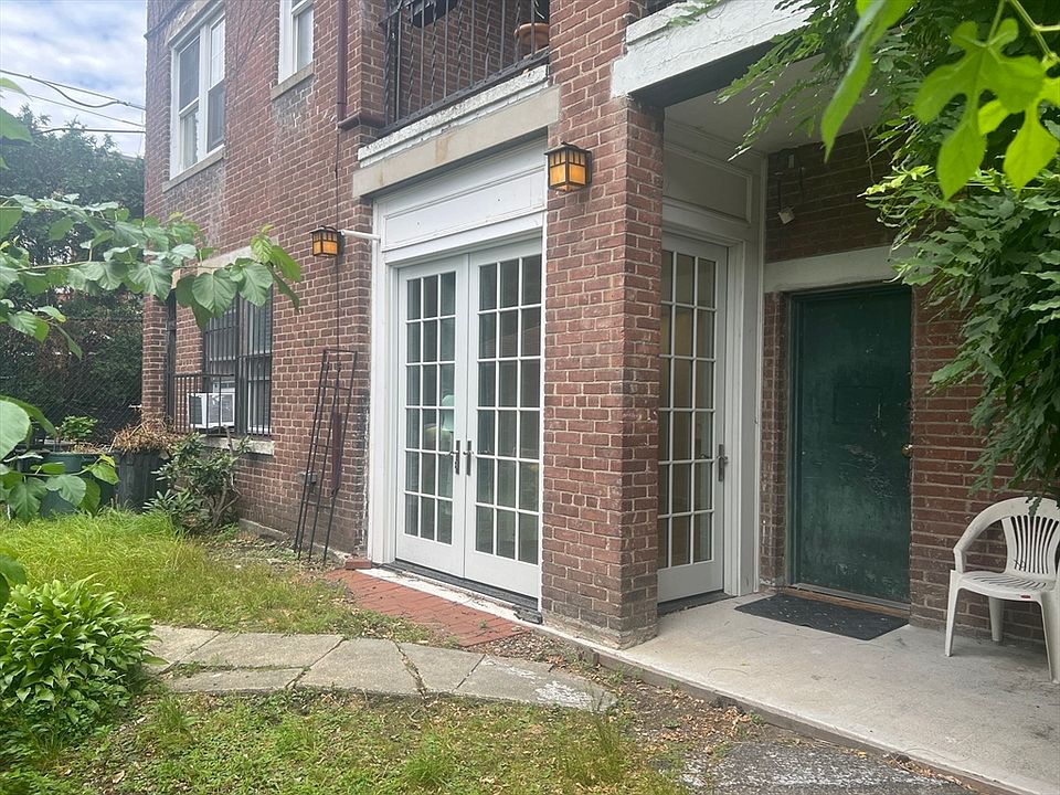 2nd image of 321 S Huntington Ave #B