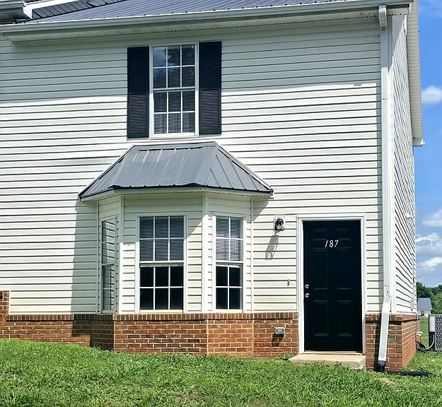 187 Westchester Cir #1 — Photo 1