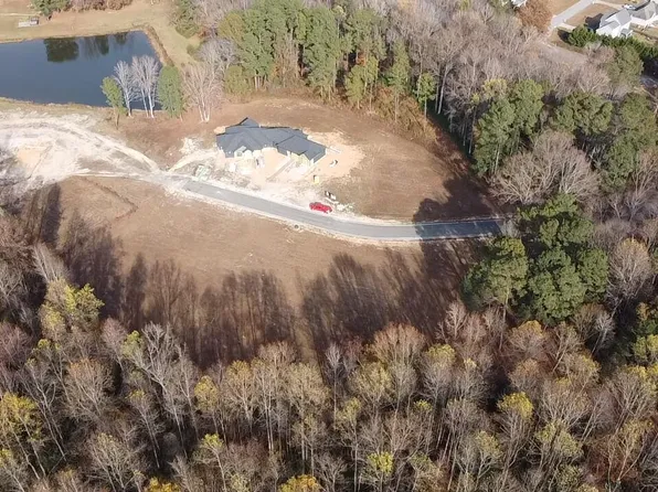 320 Lakewood Rd #8C, Four Oaks, NC 27524