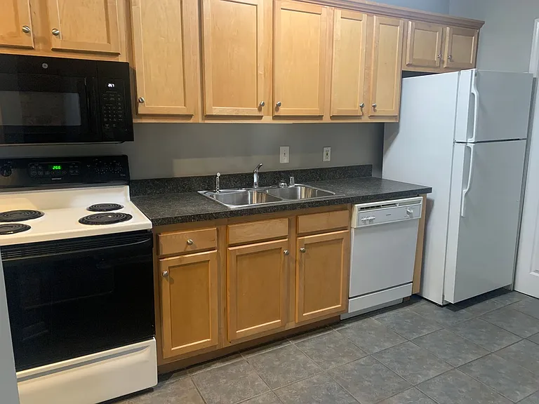1829 Edenside Ave — Photo 3