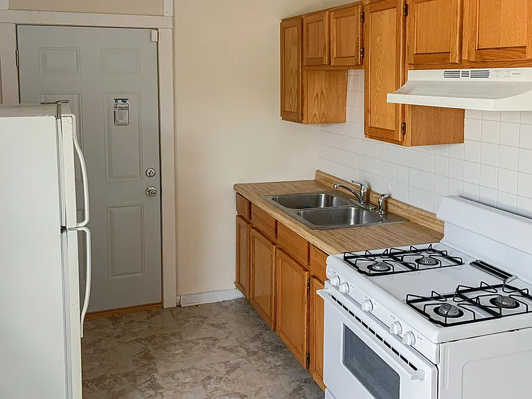5949 1/2 N Paulina St #2 — Photo 1