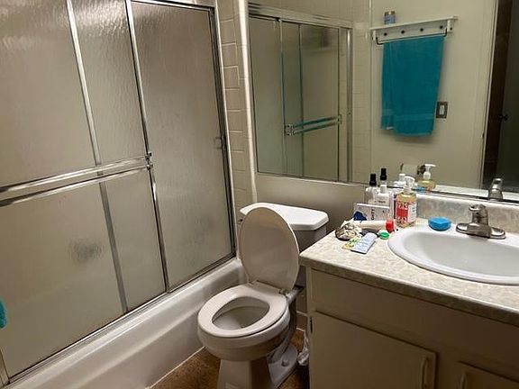 5th image of 220 N 1st St APT E3