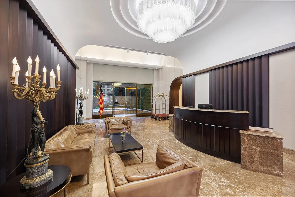245 East 44th Street — Photo 3