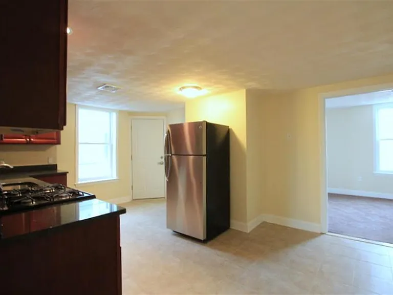 4 Douglass St #3 — Photo 5
